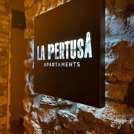 Apartaments La Pertusa 2O Corca  Εξωτερικό φωτογραφία