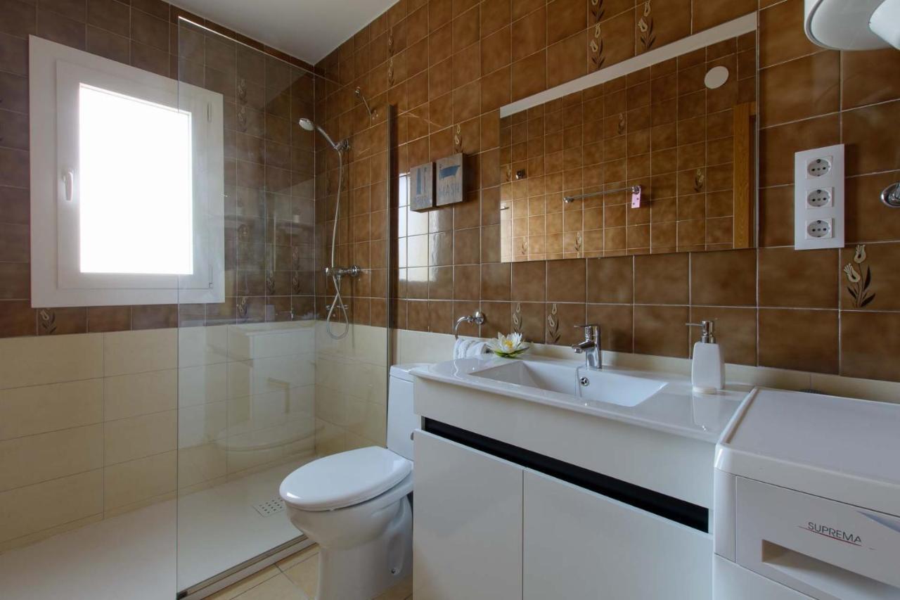 Apartaments La Pertusa 2O Corca  Εξωτερικό φωτογραφία