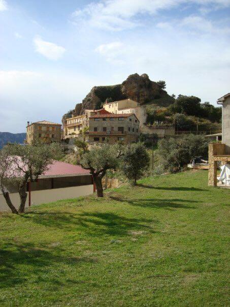 Apartaments La Pertusa 2O Corca  Εξωτερικό φωτογραφία