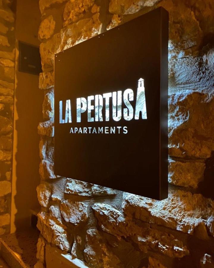 Apartaments La Pertusa 2O Corca  Εξωτερικό φωτογραφία