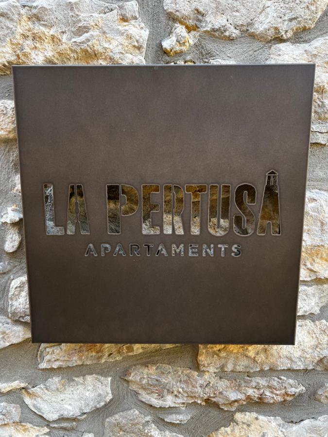 Apartaments La Pertusa 2O Corca  Εξωτερικό φωτογραφία